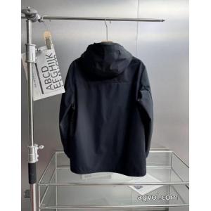 MONCLERモンクレール25 SS新品防風防水通気軽量ハードケース突撃衣男女同型