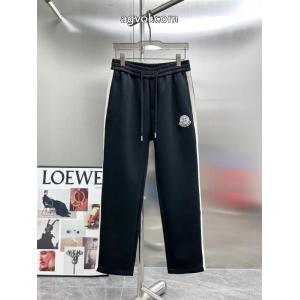 MONCLERスラックスファッション感が急上昇！著名人の着用コピー ブランド 通販