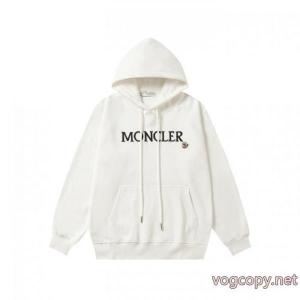 MONCLER秋冬新作刺繍連帽パーカー