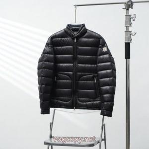 MONCLERライトカップルスタンドカラーダウンジャケット