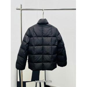 moncler早秋の新作立ち襟ダウンジャケット