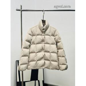 moncler早秋の新作立ち襟ダウンジャケット