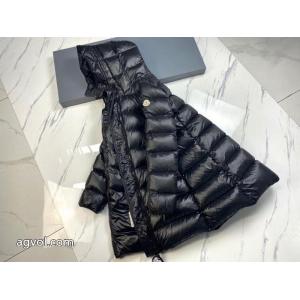 数量限定奇跡の入荷 スタイリッシュ 格好良いアイテムダウンジャケットMONCLERブランド フェイク