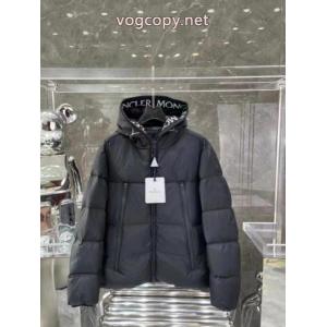 MONCLERダウンジャケット偽 ブランド 販売目玉商品  大人の色味 高級感を演出