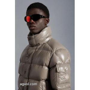 コピー 商品 ブランド数量限定先行入荷 セレブ愛用 多用途MONCLERダウンジャケット