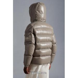 コピー 商品 ブランド数量限定先行入荷 セレブ愛用 多用途MONCLERダウンジャケット