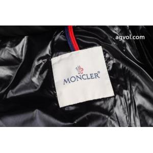 ブランド 偽物ダウンジャケットMONCLER人気商品登場 透け感新作がイチ推し 定番人気のカラー