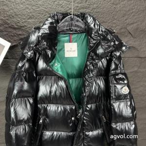 偽物 ブランド 販売着痩せ効果 ギフト最適期間限定 大人な印象が溢れ出るMONCLERダウンジャケット
