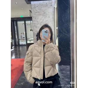 話題の新作到着 新登場 高級感ある綿の服ブランド フェイクMONCLER