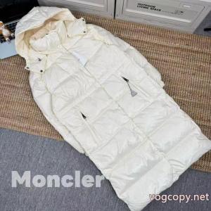 ブランド コピー 通販MONCLER雑誌掲載モデル!! 今年のトレンド！ 定番のモデルダウンジャケット
