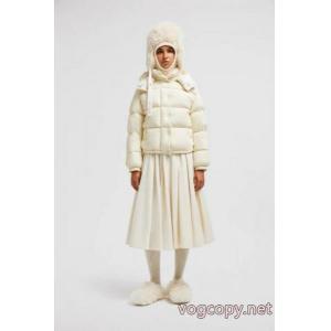 通販 ブランドMONCLER定番人気商品 2026激安でおすすめ人気 人気ブランドダウンジャケット