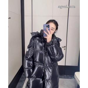 ホリデー限定 使い勝手の良いトレンド 最安値偽物 ブランド 激安ダウンジャケットMONCLER