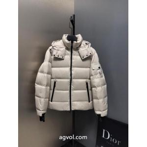 MONCLERダウンジャケット今人気の秘訣 爽やかマルチ 国内発機能的激安 ブランド