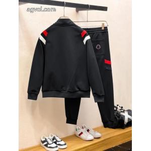 コピー 商品 通販ラグジュアリーの王道 安心の国内発送超可愛い ロゴが素敵セットMONCLER