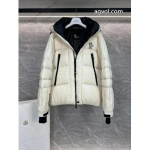 MONCLER人気激売れ新作 単品販売 超人気美品ダウンジャケットスーパー コピー 安心