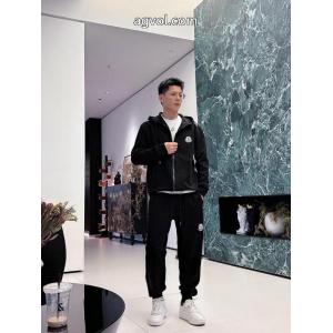 今季超人気新作登場 人気急上昇中 VIPセールMONCLERセットコピー ブランド 通販