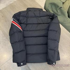 ブランド コピー 販売MONCLER驚きの破格値爆買い 実用品 シックでお洒落なダウンジャケット