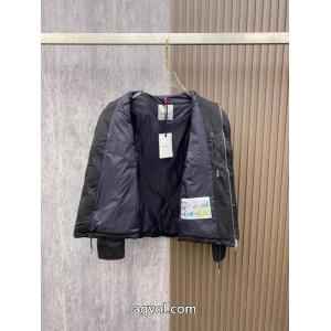 ダウンジャケットMONCLERブランド 品 コピーおすすめ/オススメ 雑誌掲載 秀作モデル