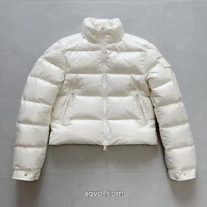 好感度265％ 旬の気分を絶妙に おしゃれを楽しむ！    ダウンジャケットモンクレールブランド 品 激安 通販.
