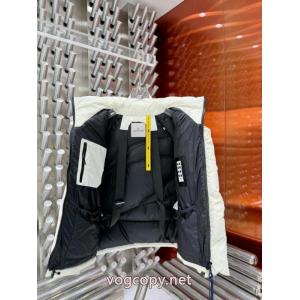 ブランド コピー 品MONCLER新作コレクション 意外と相性がいい 話題性が高いダウンジャケット