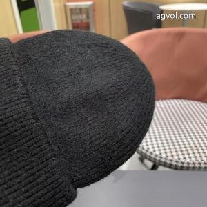    マフラー新作商品人気セール 上質上品 控えめにしてヘルシーな印象MONCLERコピー 品 ブランド..