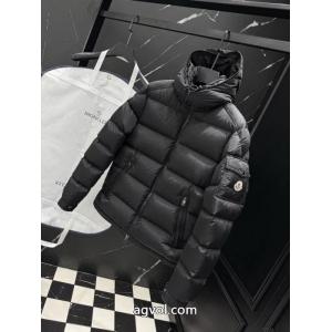 ブランド スーパー コピー    ダウンジャケットMONCLER大好評 大人気カラー入荷！ 快適な着心地.