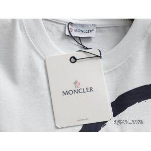 存在感絶大スタイル 好感度265％ 優しい印象を与えてくれTシャツMONCLERスーパー コピー