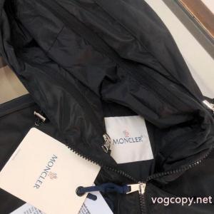 偽物 ブランド 販売ジャケット限定版プリント 話題の新作到着 目を惹くMONCLER