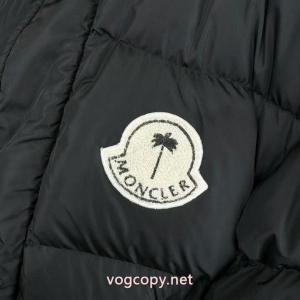 通販 ブランドMONCLER今すぐ欲しい 2026人気お買い得アイテム 爆発的人気ダウンジャケット
