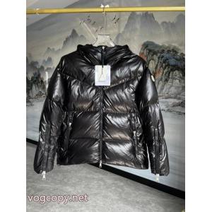 MONCLERダウンジャケット高品質限定アイテム 高い品質を誇る 個性派 コピー 商品 販売