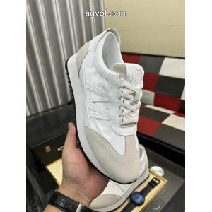 おしゃれ感度UP！ 秋冬ファッションコーディネート 赤字超特価豊富な スニーカーコピー ブランドMONCLER.