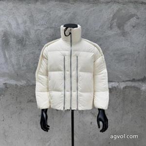 ブランド 通販モンクレール旅行にも最適 日本未入荷カラー 最新商品即完売必至    ダウンジャケット.