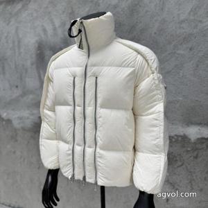 ブランド 通販モンクレール旅行にも最適 日本未入荷カラー 最新商品即完売必至    ダウンジャケット.