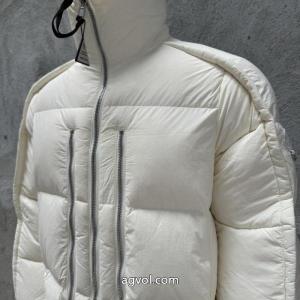 ブランド 通販モンクレール旅行にも最適 日本未入荷カラー 最新商品即完売必至    ダウンジャケット.