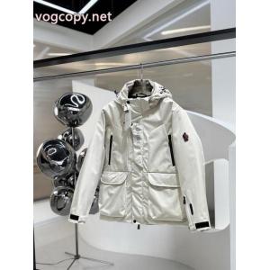 ブランド アクセサリー 激安MONCLER新作入荷定番 おしゃれな人気 格安新作ダウンジャケット