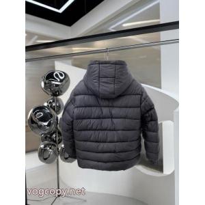 ブランド アクセサリー 激安MONCLER幅広いシーン 圧倒的な高級感 クール印象ダウンジャケット