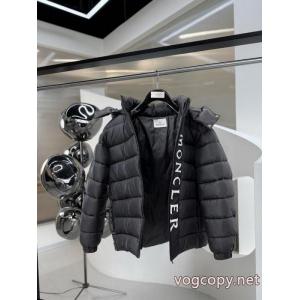 ブランド アクセサリー 激安MONCLER幅広いシーン 圧倒的な高級感 クール印象ダウンジャケット