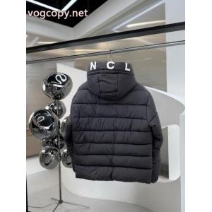 ダウンジャケットMONCLER高評価アイテム 今人気の上品 実用的な一品ブランド スーパー コピー 店舗