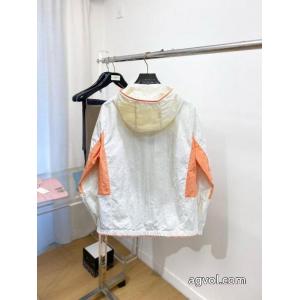 ジャケットスーパー コピー 安心完売必至 有名モデル愛用アイテム 欲しい可愛く新鮮MONCLER