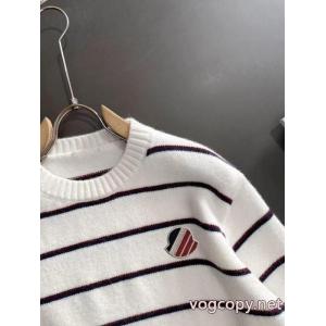 MONCLERセーター強い魅力を感じる一枚  コスパ最高のプライス 雑誌掲載ブランドスーパー コピー 安心.