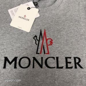 コピー 通販清潔感のある肌見せ ギフトにオススメ 春先に注目を集めるシャツMONCLER..