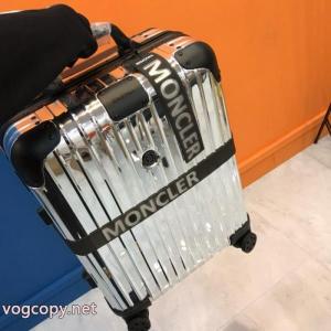 バッグ偽 ブランド 通販遂に再入荷 使い勝手のいい 入手困難MONCLER..