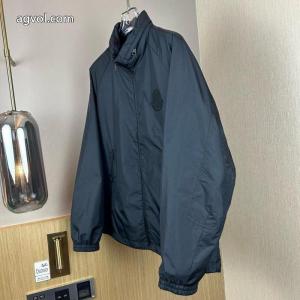 肌热い季節に欠かせない 確保済安い 最新 話題沸騰中モンクレールコートブランド コピー 通販..