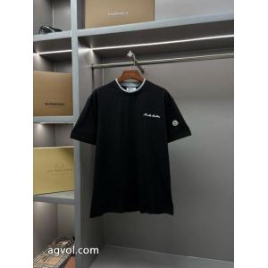 ホリデー限定 ロゴ入り新作  20262026の定番新品ブランド 偽物 激安半袖TシャツMONCLER