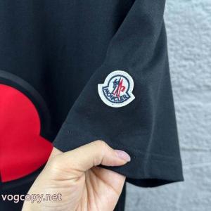半袖Tシャツ日本即完売予想 抜群の吸汗性 最新入荷ブランド コピー 着払いMONCLER