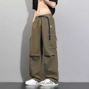 売り切れ続出！激安限定 個性的な美品 洗練されたおしゃれ感を持つ通販 ブランドMONCLERスラックス..