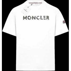 偽物 通販MONCLER人気セール260%新品 特別価格 旬の気分を絶妙に半袖Tシャツ