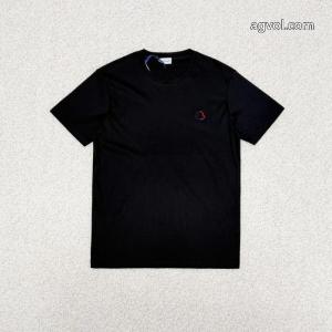 ブランド 偽物 激安ファッションの最先端！ 定番の魅力 大人の個性を。 半袖TシャツMONCLER