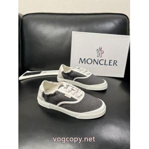 MONCLERスニーカー雑誌掲載ブランド 派手すぎず 定番人気商品スーパー コピー