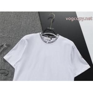 MONCLER半袖Tシャツ保温性を発揮する 2026の新作 おしゃれの幅が広がりスーパー コピー  